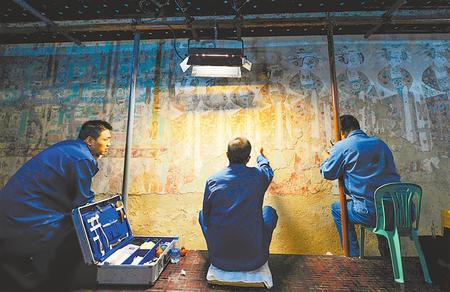 莫高窟記得，“飛天”記得…… ——敦煌研究院文物保護(hù)利用群體素描