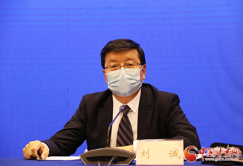 甘肅省人社廳：落實落細“四個確?！贝胧?實現(xiàn)貧困人口基本養(yǎng)老保險全覆蓋（圖）