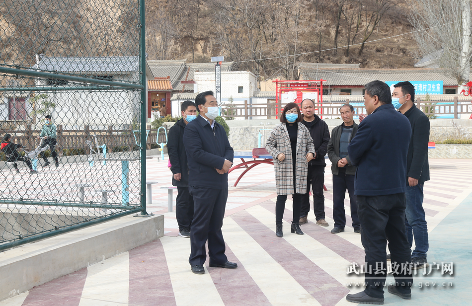 索鴻賓調(diào)研指導(dǎo)脫貧攻堅(jiān)、鄉(xiāng)村振興等工作