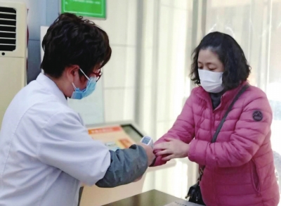 暖心服務 為企業(yè)貼心護航 我市各區(qū)縣加快推進企業(yè)復工復產