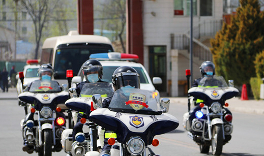 白銀景泰公安以最高禮遇迎接支援湖北醫(yī)護人員凱旋（圖）