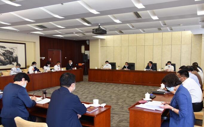 【兩會快訊】甘肅代表團(tuán)分組審議全國人大常委會工作報告，林鐸參加第一小組會議并發(fā)言