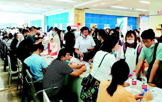 天水市舉辦6場專場招聘會(huì) 支持未就業(yè)高校畢業(yè)生到企業(yè)就業(yè)