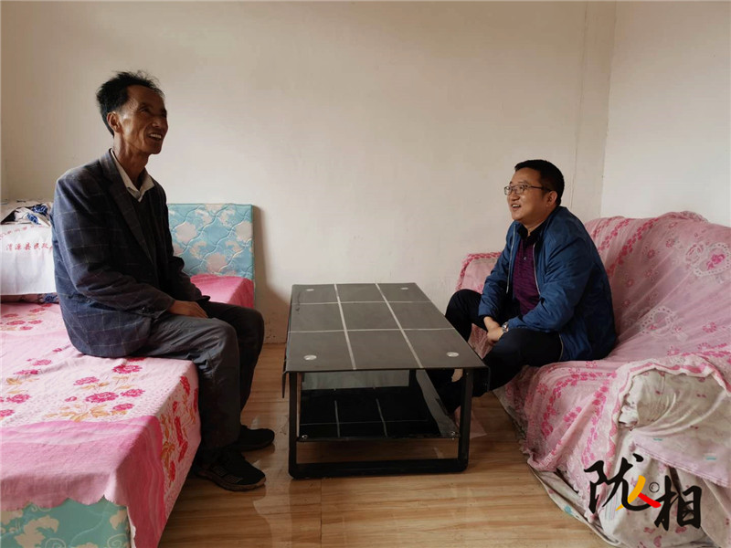 【隴人相】以扶貧為己任 把村民當(dāng)親人——記元古堆村黨支部第一書記、駐村幫扶工作隊隊長陳元兵