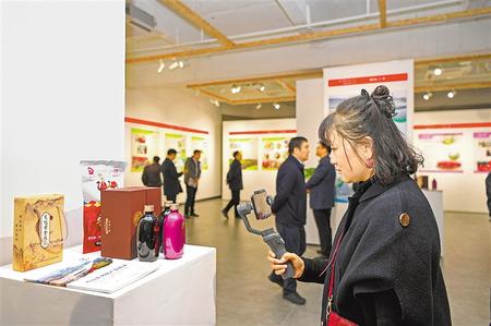 小康路上踏歌行 ——靖遠(yuǎn)縣“脫貧攻堅宣傳周”發(fā)布活動側(cè)記