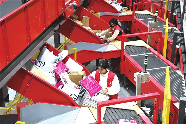 快遞件實現(xiàn)全流程無人自動化落地 甘肅省最大智能自動化快件分揀設備啟用