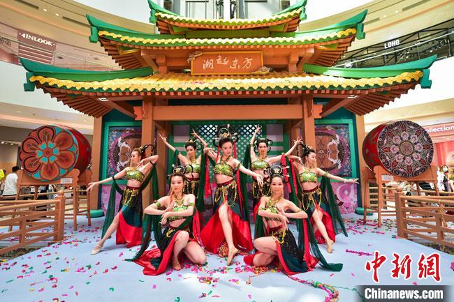 千年敦煌藝術載創(chuàng)新IP煥新活力文創(chuàng)產(chǎn)品上線催熱傳統(tǒng)文化