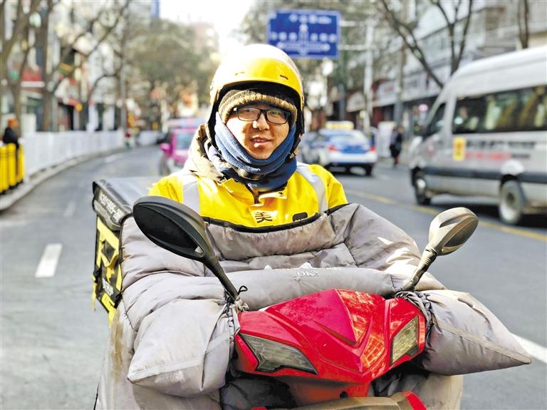 外賣小哥王全軍：好好干，在蘭州買套房