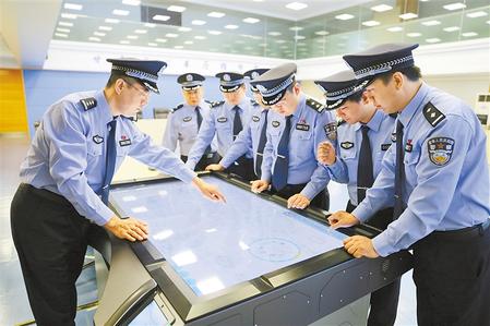 致敬！人民警察