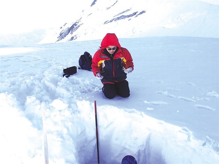 中科院西北研究院研究員李宗?。浩钸B山上的“守望者”