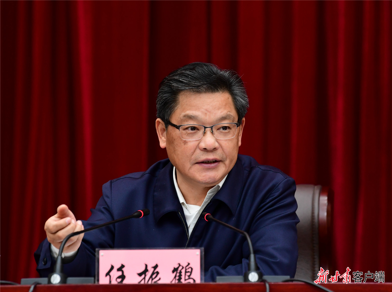 任振鶴在全省新型城鎮(zhèn)化工作推進(jìn)會(huì)議上強(qiáng)調(diào)：凝心聚力抓落實(shí)、蹄疾步穩(wěn)向前進(jìn)，奮力推進(jìn)新型城鎮(zhèn)化建設(shè)再上新臺(tái)階