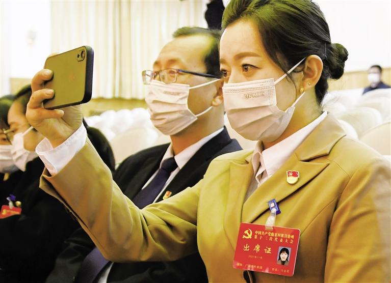 不忘初心擔(dān)使命 砥礪奮進啟新程——中國共產(chǎn)黨臨夏回族自治州第十三次代表大會掠影