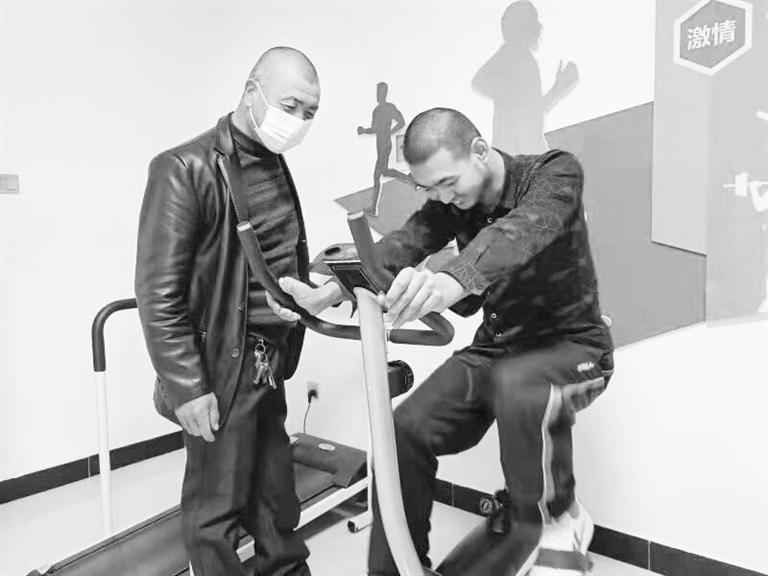 父愛如山！張掖高臺(tái)殘疾父親悉心照顧殘疾兒子20余年