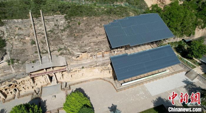 圖為航拍視角下的北石窟寺?！“瑧c龍 攝