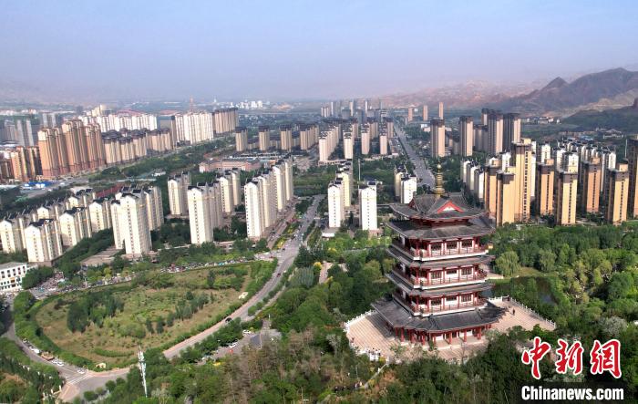 圖為“南涼古都”樂都朝陽山片區(qū)的今朝。　薛蒂 攝