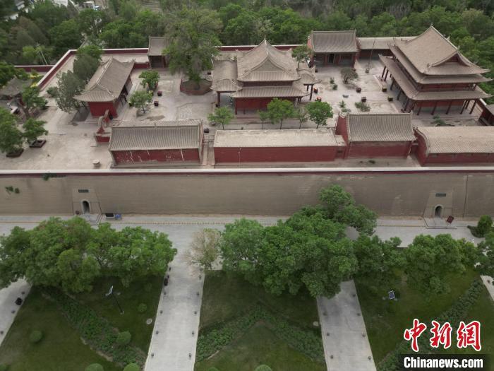 5月16日，航拍下的雷臺漢墓墓室入口。戴文昌　攝