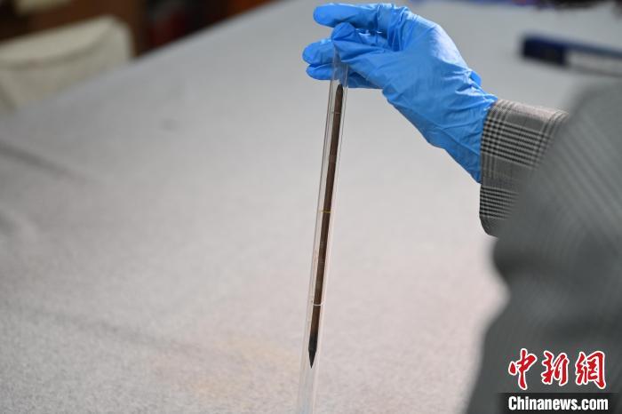 2024年5月7日，甘肅省博物館館藏國寶級文物“白馬作”毛筆。李亞龍　攝