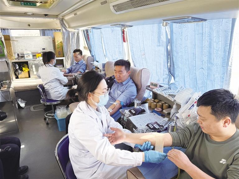 “藏藍”力量傳遞愛心